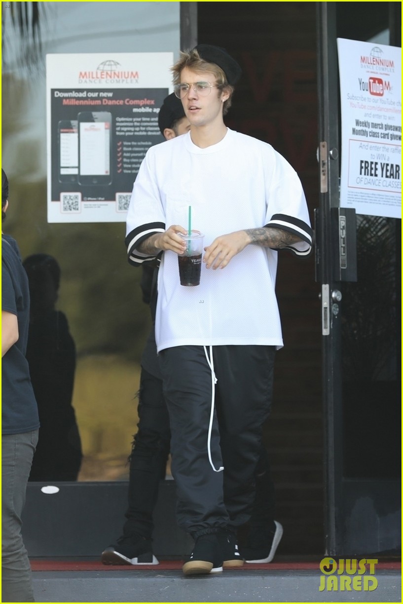 justin bieber works up a sweat at morning dance class 54