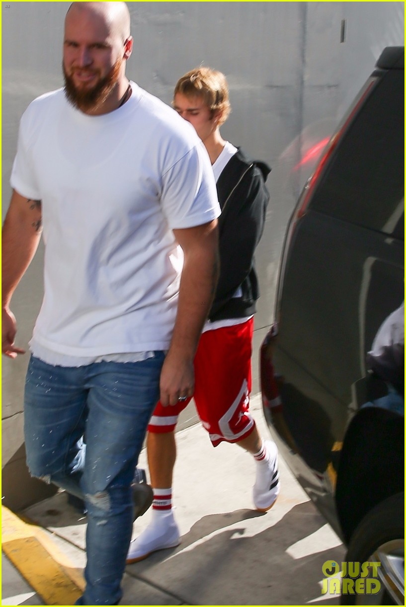 selena gomez justin bieber attend afternoon church service together 32