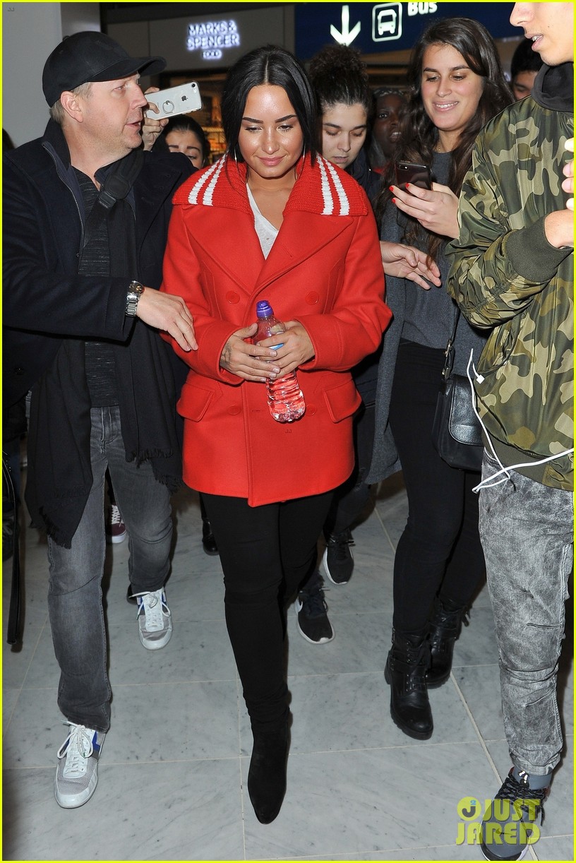 Demi Lovato And Neymar Have A Night Out In London Photo 1122886 Photo Gallery Just Jared Jr