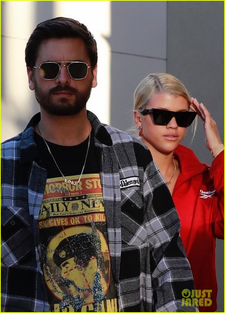 scott disick sofia richie couple up for afternoon shopping spree 02