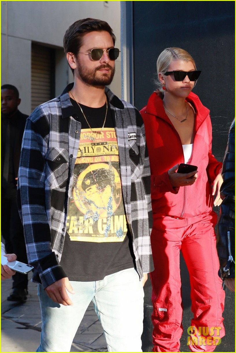 scott disick sofia richie couple up for afternoon shopping spree 05