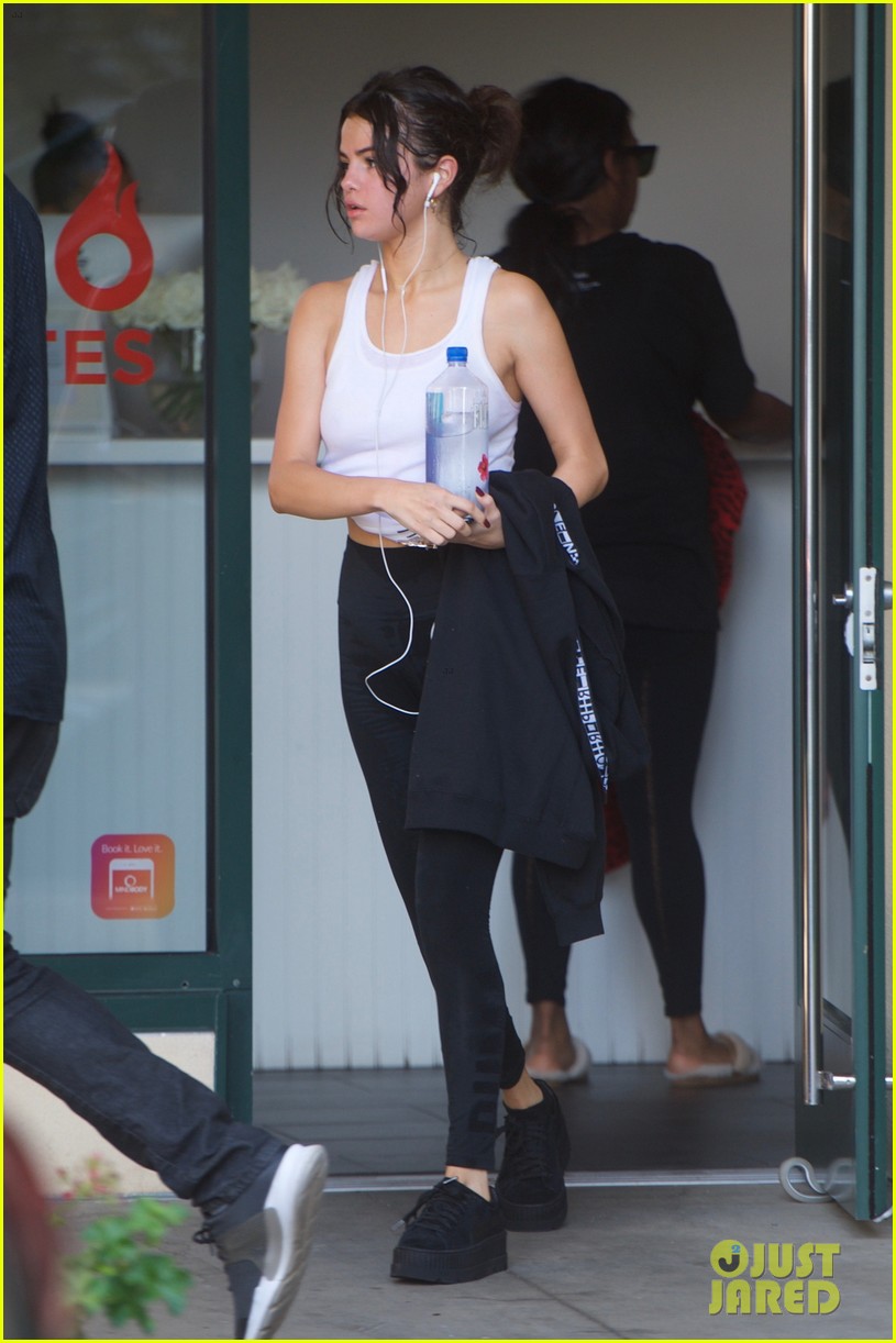 selena gomez gets in a hot yoga sesh after spending time with justin bieber 06