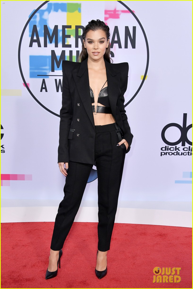hailee steinfeld alesso 2017 american music awards 01