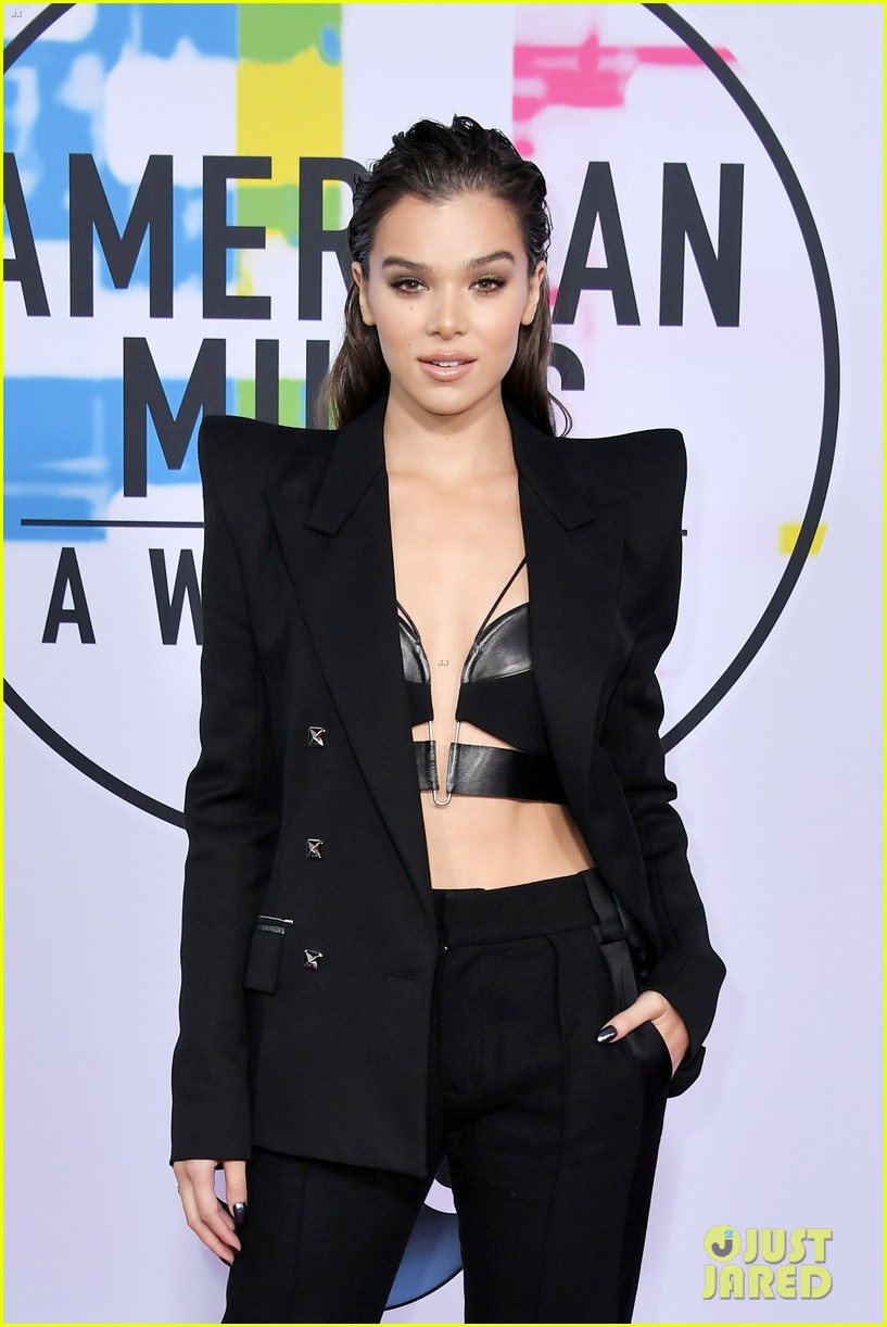 hailee steinfeld alesso 2017 american music awards 06