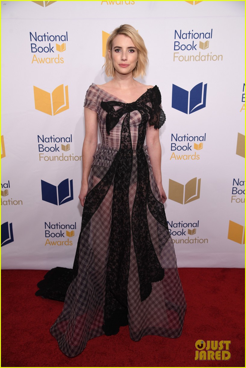 anne hathaway and emma roberts team up for national book awards 2017 09