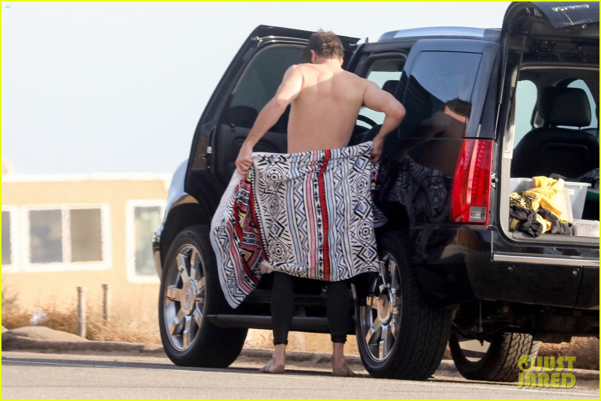 liam hemsworth spends the afternoon surfing in malibu 23