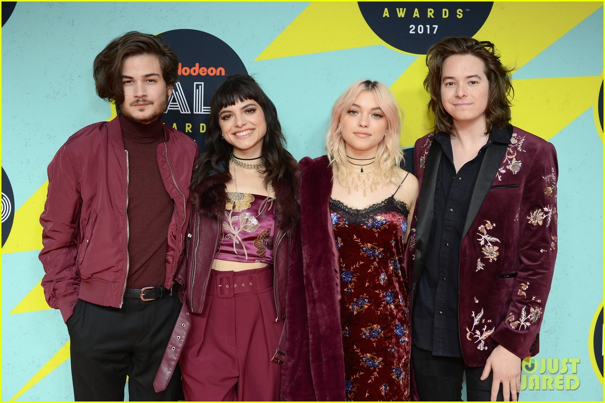 hey violet performs 2017 nick halo awards 01