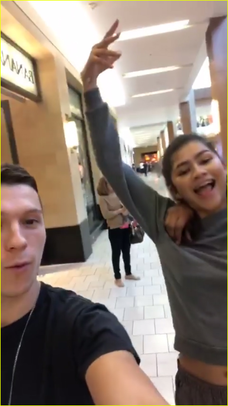 zendaya spends the day hanging out with tom holland 03