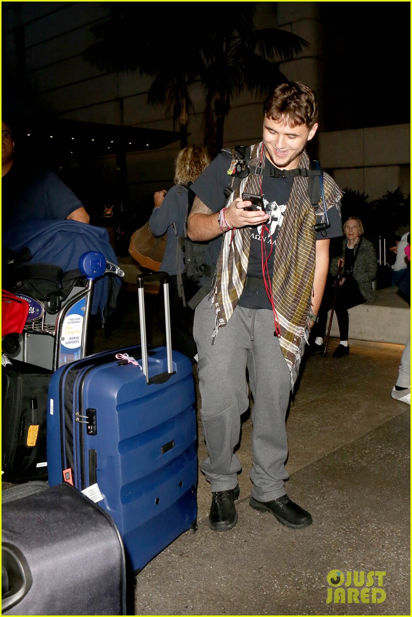 prince jackson arrives back home from switzerland weeks after motorcycle accident 03