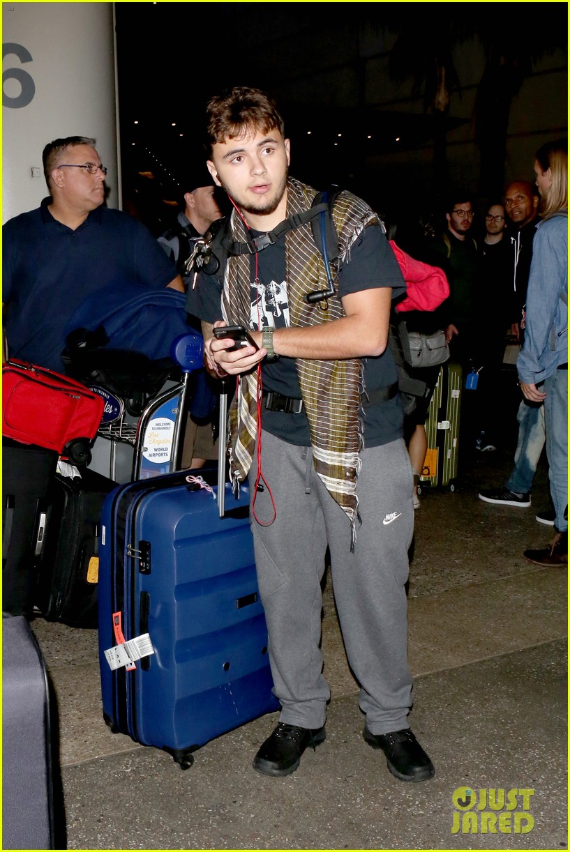 prince jackson arrives back home from switzerland weeks after motorcycle accident 04