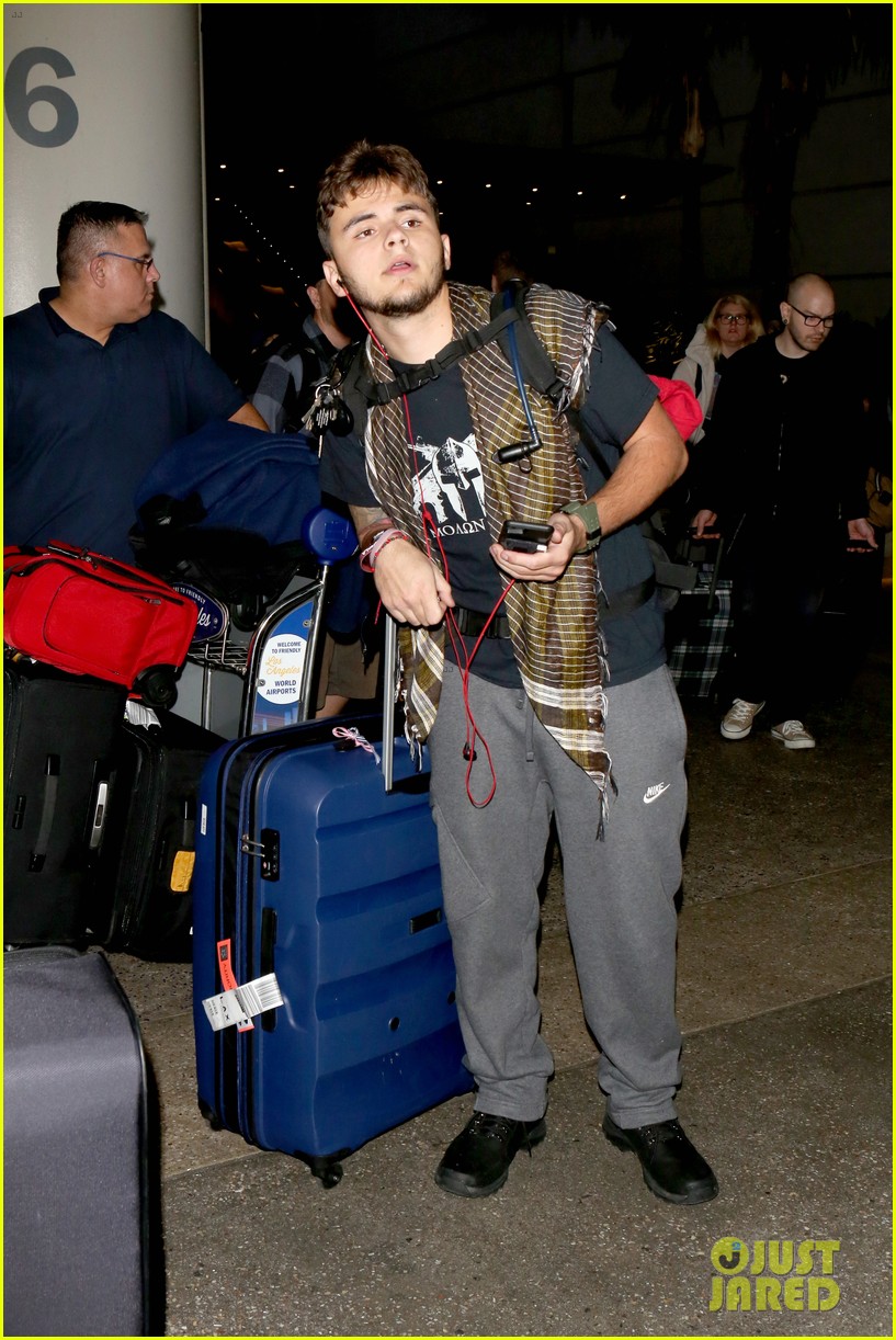 prince jackson arrives back home from switzerland weeks after motorcycle accident 05