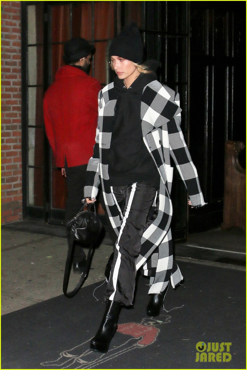 kendall jenner hangs with friends in nyc 29
