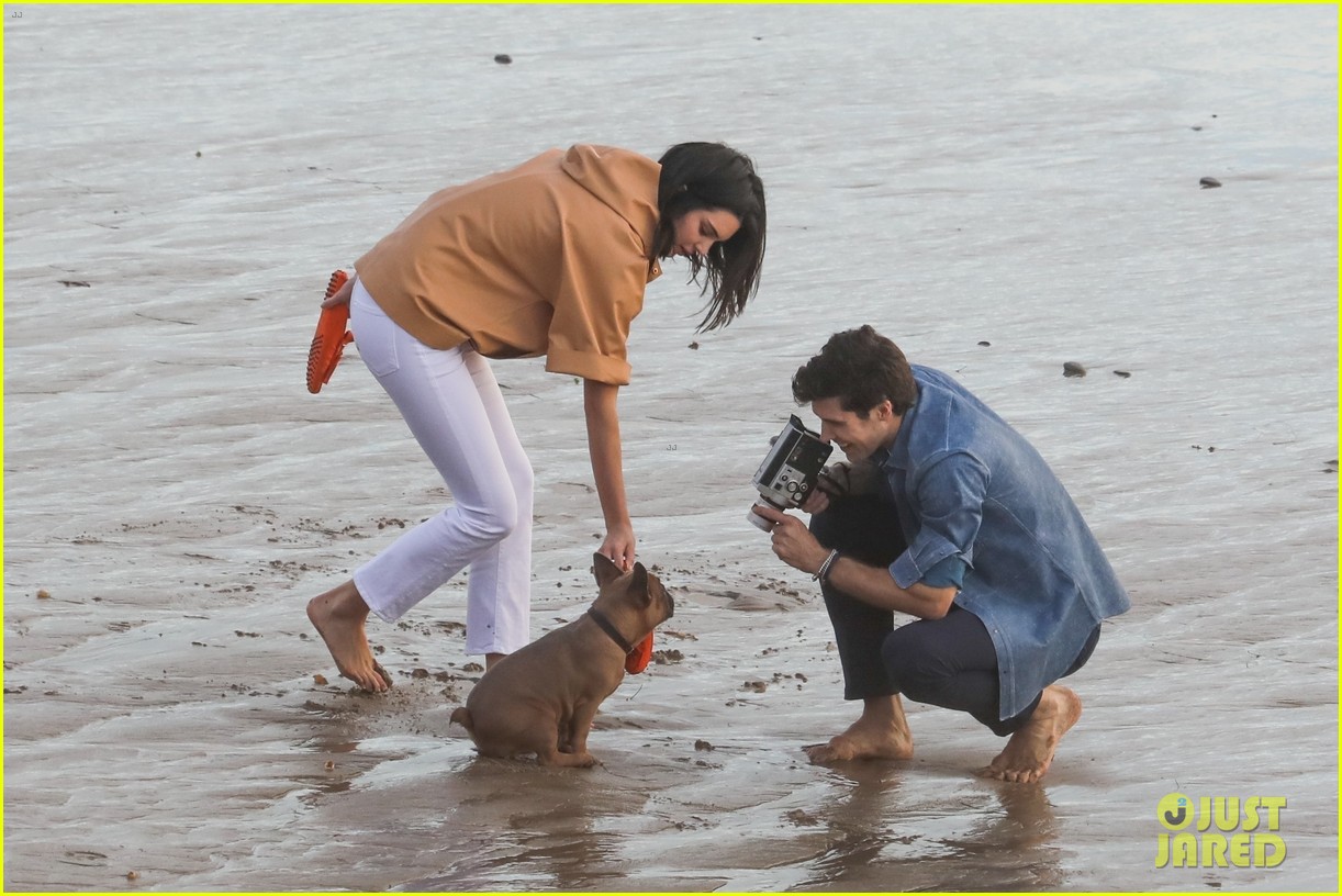 kendall jenner joins hot shirtless guy for beach photo shoot 04