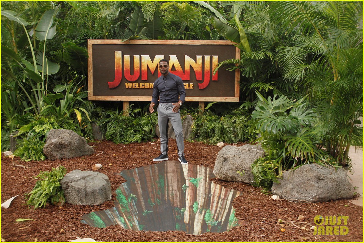 dwayne johnson nick jonas promote jumanji welcome to the jungle in hawaii 19