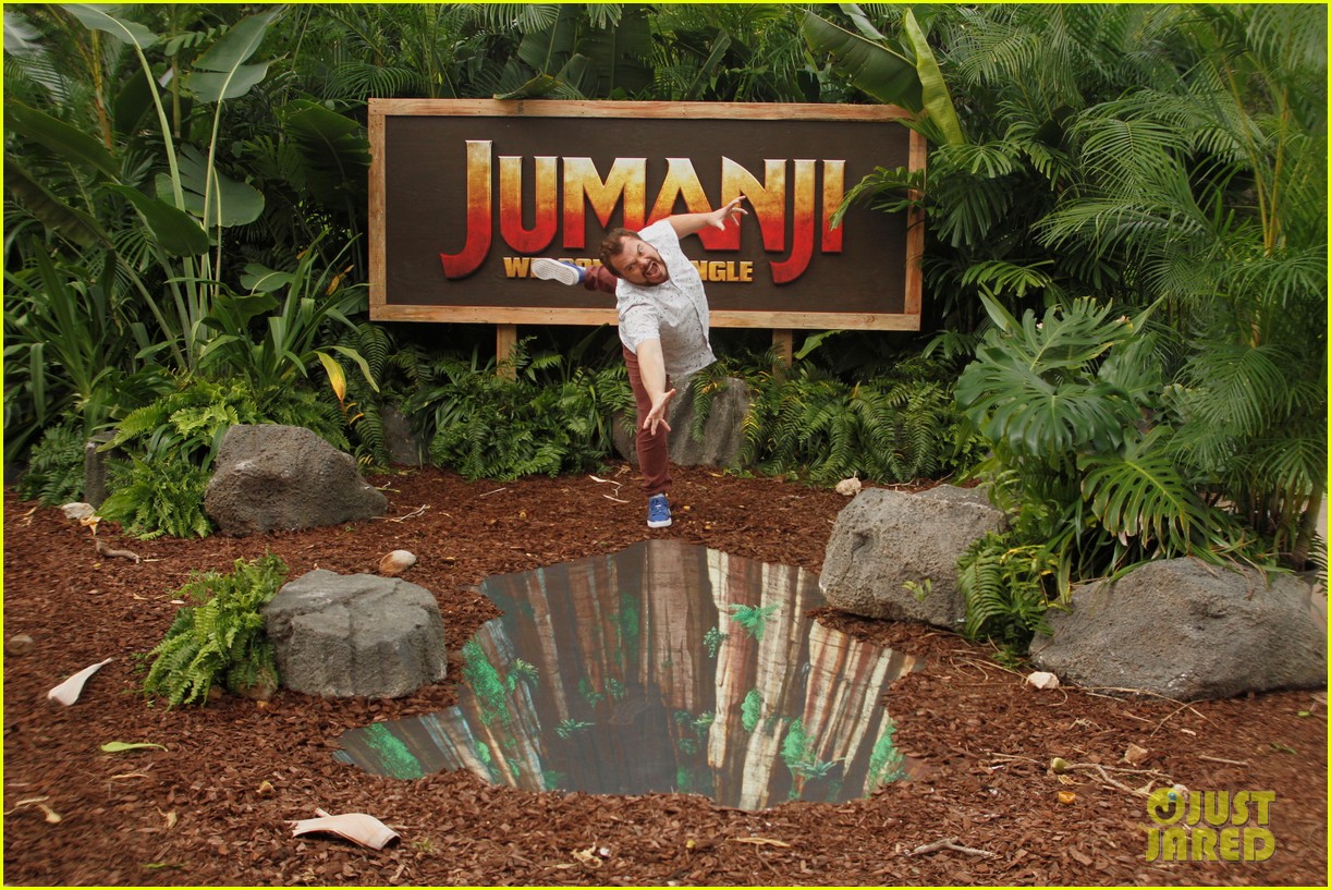 dwayne johnson nick jonas promote jumanji welcome to the jungle in hawaii 21