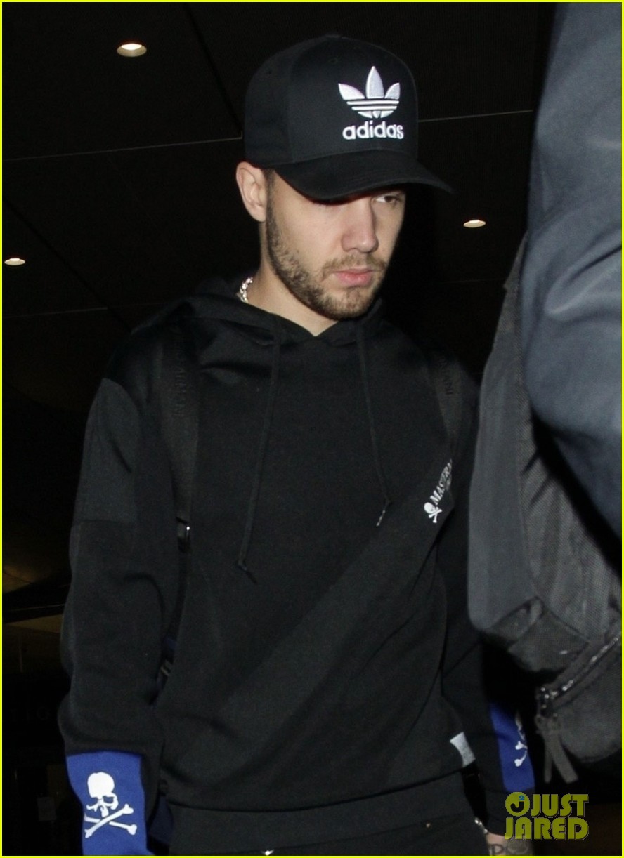 liam payne steps out after opening up about mental health struggles 03