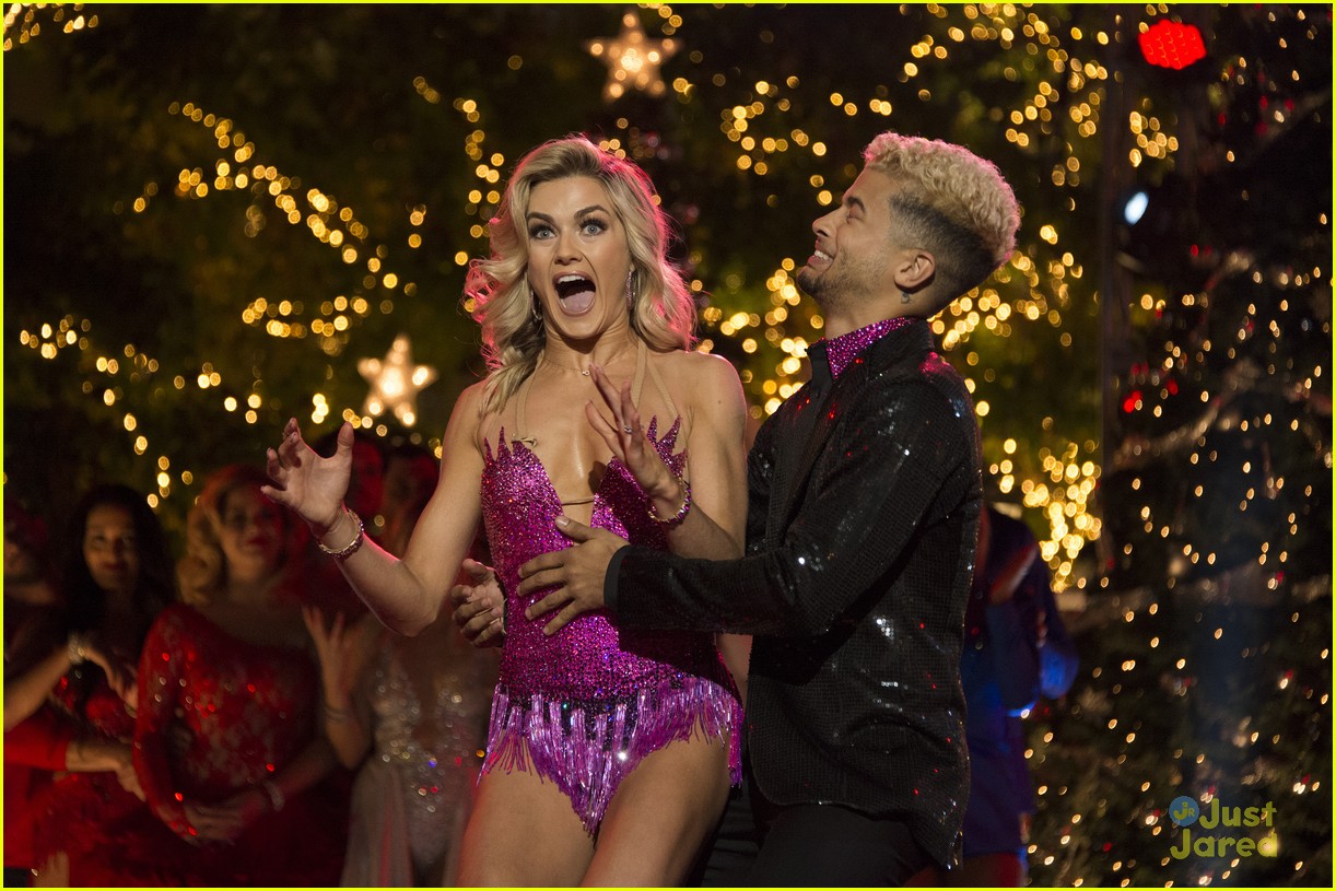 lindsay arnold win dwts25 pros praise comments 16