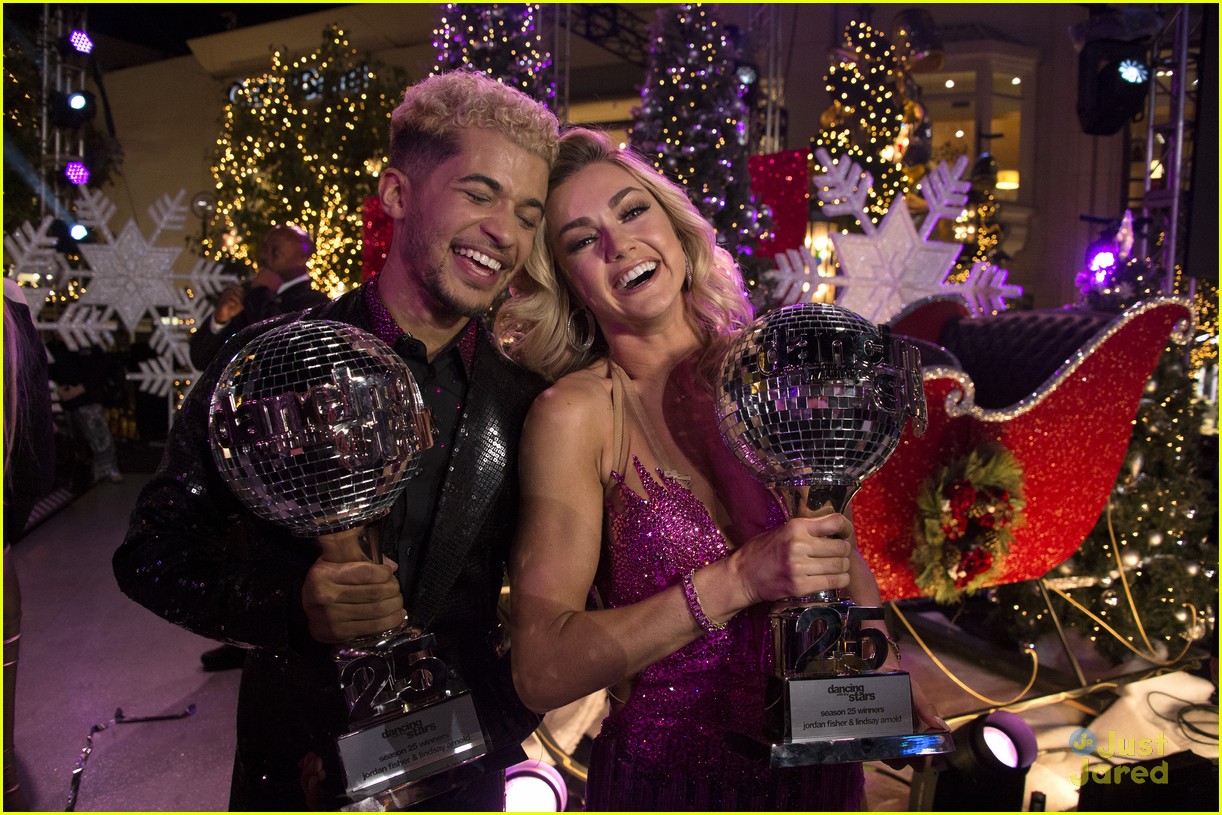 lindsay arnold win dwts25 pros praise comments 29