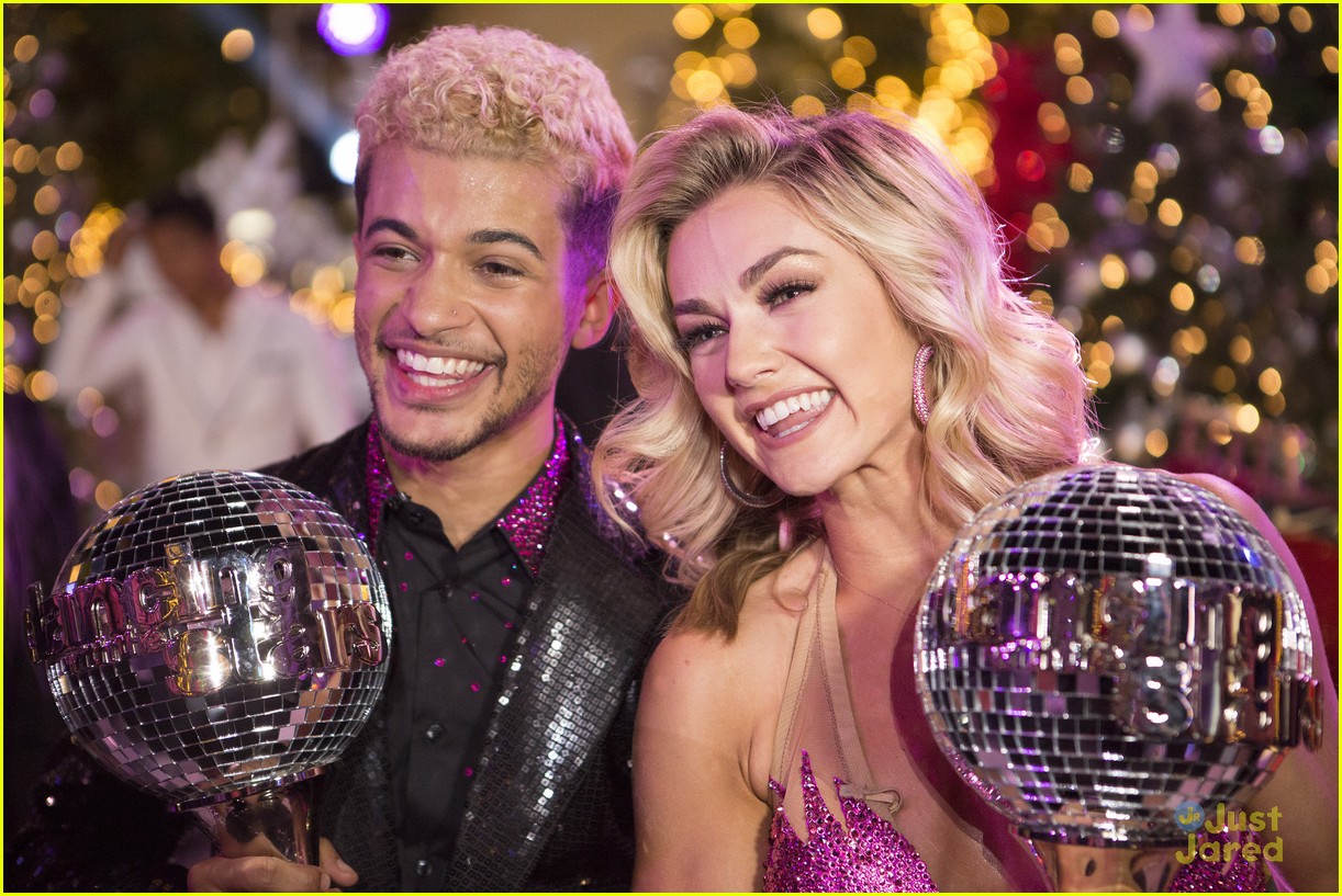 lindsay arnold win dwts25 pros praise comments 38