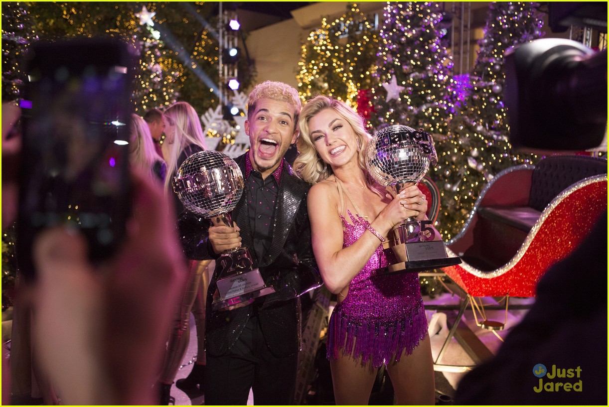 lindsay arnold win dwts25 pros praise comments 40