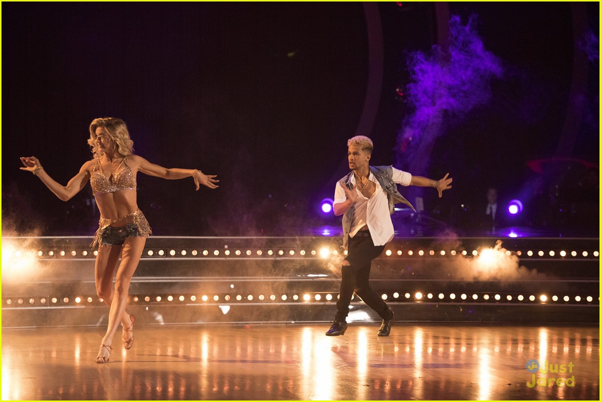 lindsay arnold win dwts25 pros praise comments 45