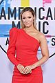 alisha marie goes pretty in red for amas 2017 02