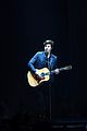 shawn mendes performs theres nothing holdin me back at mtv emas 10