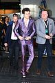 harry styles rocks snazzy purple suit at 2017 aria awards 04