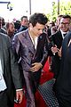 harry styles rocks snazzy purple suit at 2017 aria awards 08
