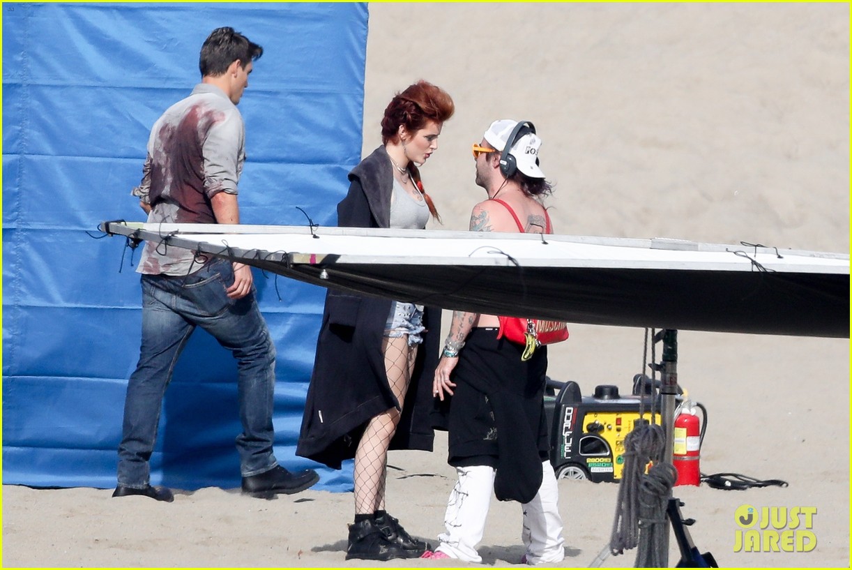 bella thorne hits the beach with shirtless carter jenkins famous in love 22