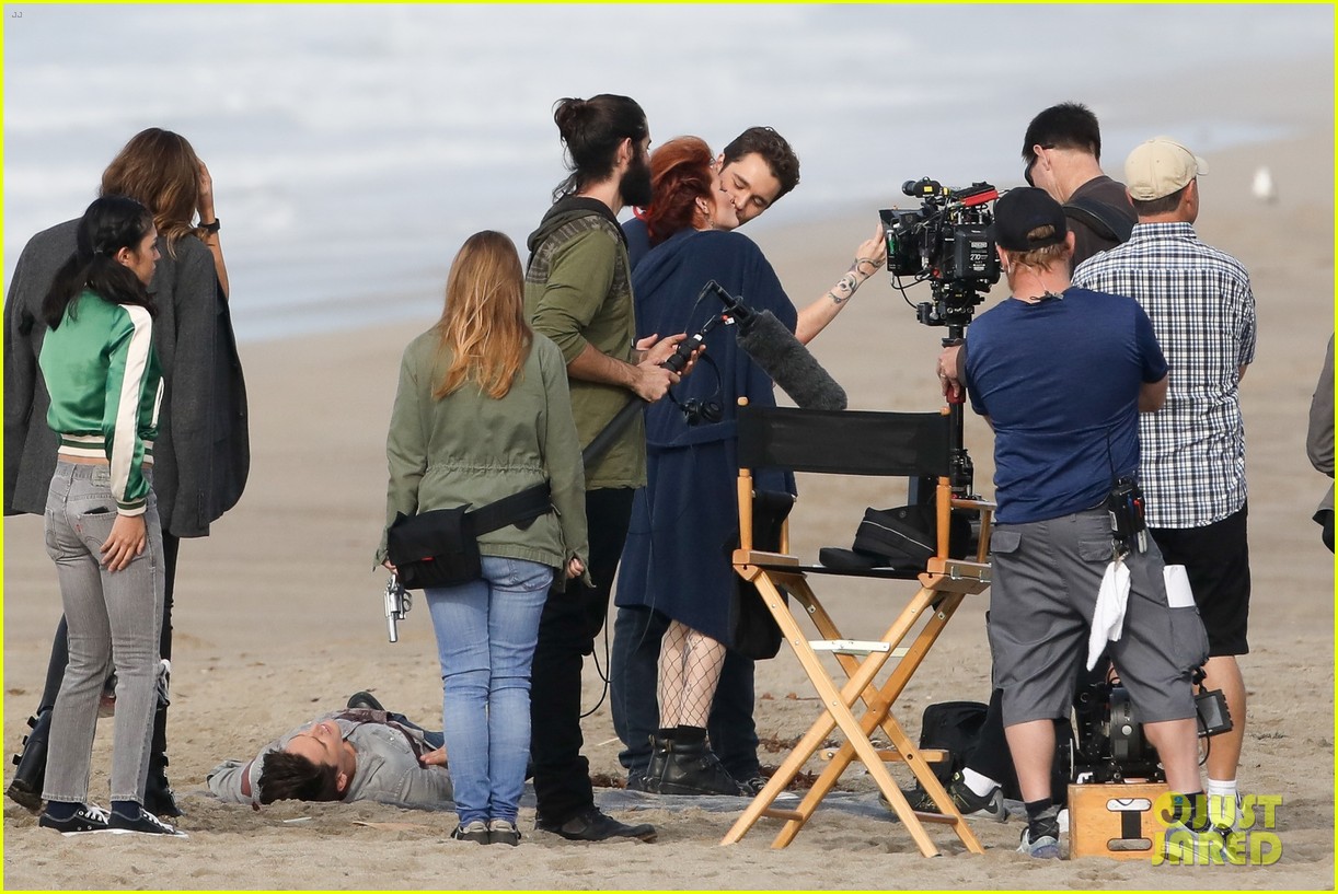bella thorne hits the beach with shirtless carter jenkins famous in love 29
