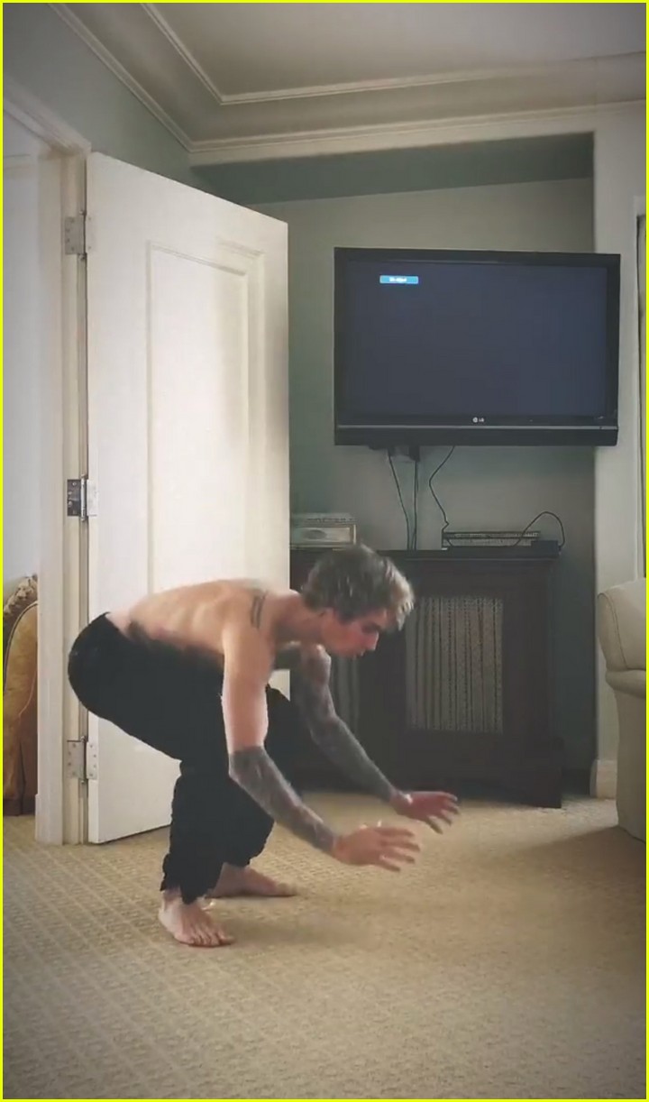 shirtless justin bieber takes on invisible box challenge watch now 03