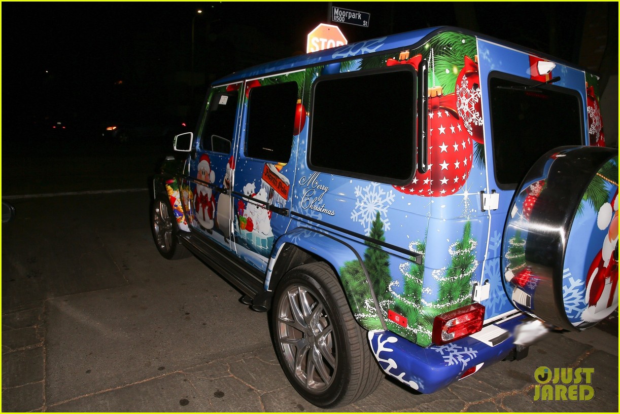 justin bieber car decorated for christmas 03