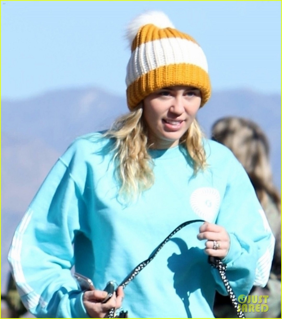 miley cyrus and pup mary jane step out for a hike in la 02