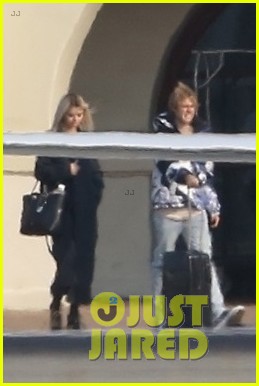 selena gomez justin bieber jet out of town together 04