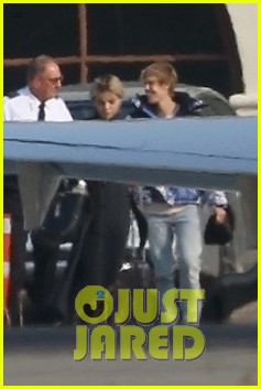 selena gomez justin bieber jet out of town together 14