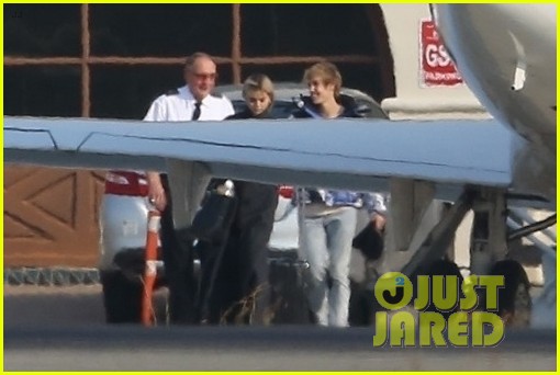 selena gomez justin bieber jet out of town together 15