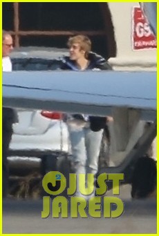 selena gomez justin bieber jet out of town together 17