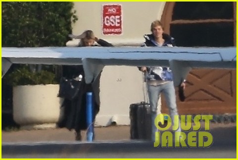selena gomez justin bieber jet out of town together 22