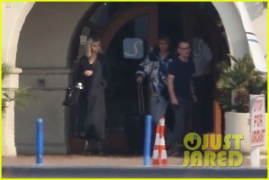 selena gomez justin bieber jet out of town together 31