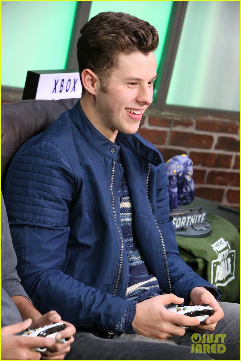 nolan gould joins xbox live sessions to play fortnite 01