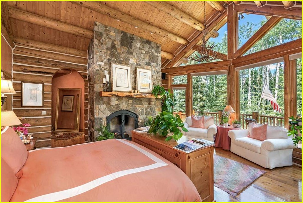 take a look inside ariana grandes amazing airbnb in colorado 22
