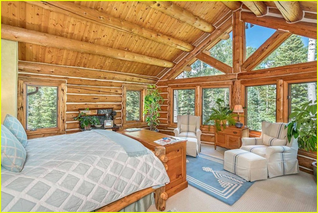 take a look inside ariana grandes amazing airbnb in colorado 27