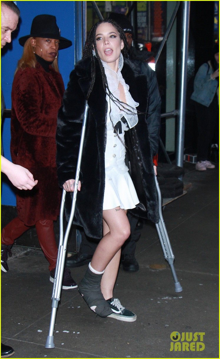halsey crutch broken leg 03