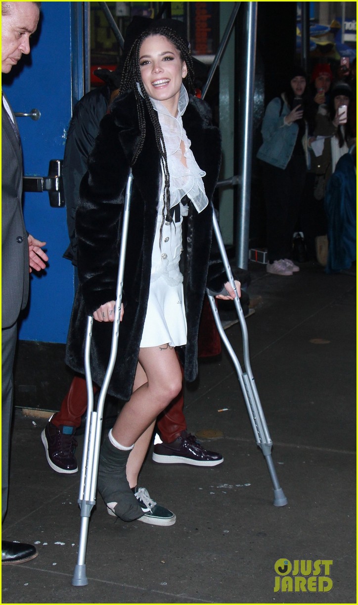 halsey crutch broken leg 05
