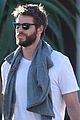liam hemsworth gets his christmass shopping done 04