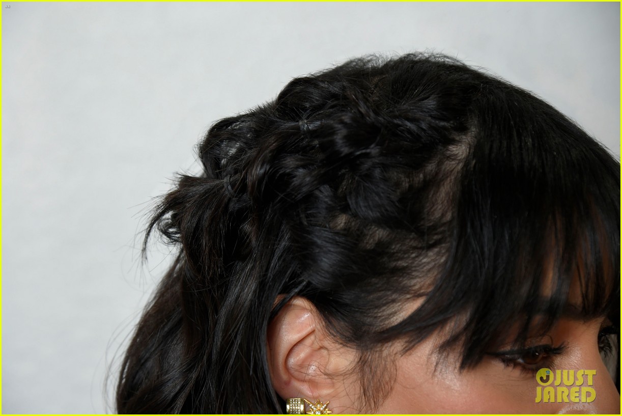 vanessa hudgens shows off new holiday look with joicos hair shake 33
