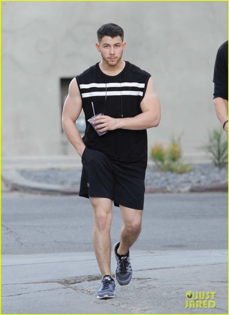 nick jonas workouts are clearly paying off 13