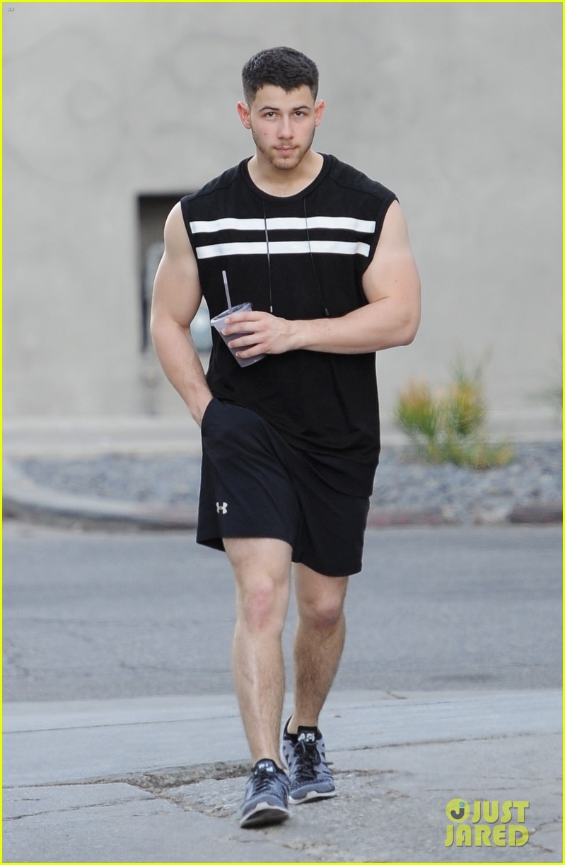 nick jonas workouts are clearly paying off 16