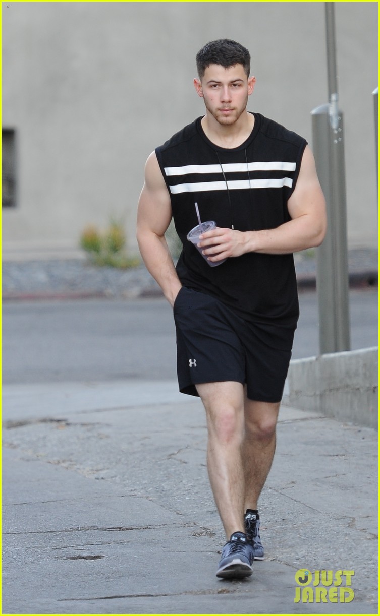 nick jonas workouts are clearly paying off 20
